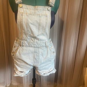 Short overalls